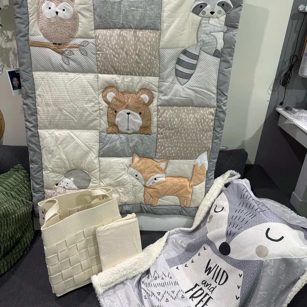 Plush Woodland Animals Baby bedding - Beige & Gray